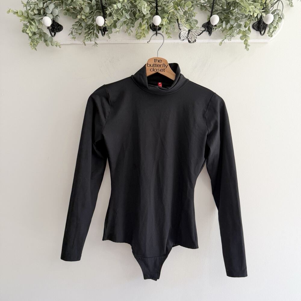 Spanx Black Turtleneck Bodysuit Small Slimming Fitted 14-5882 classic staple